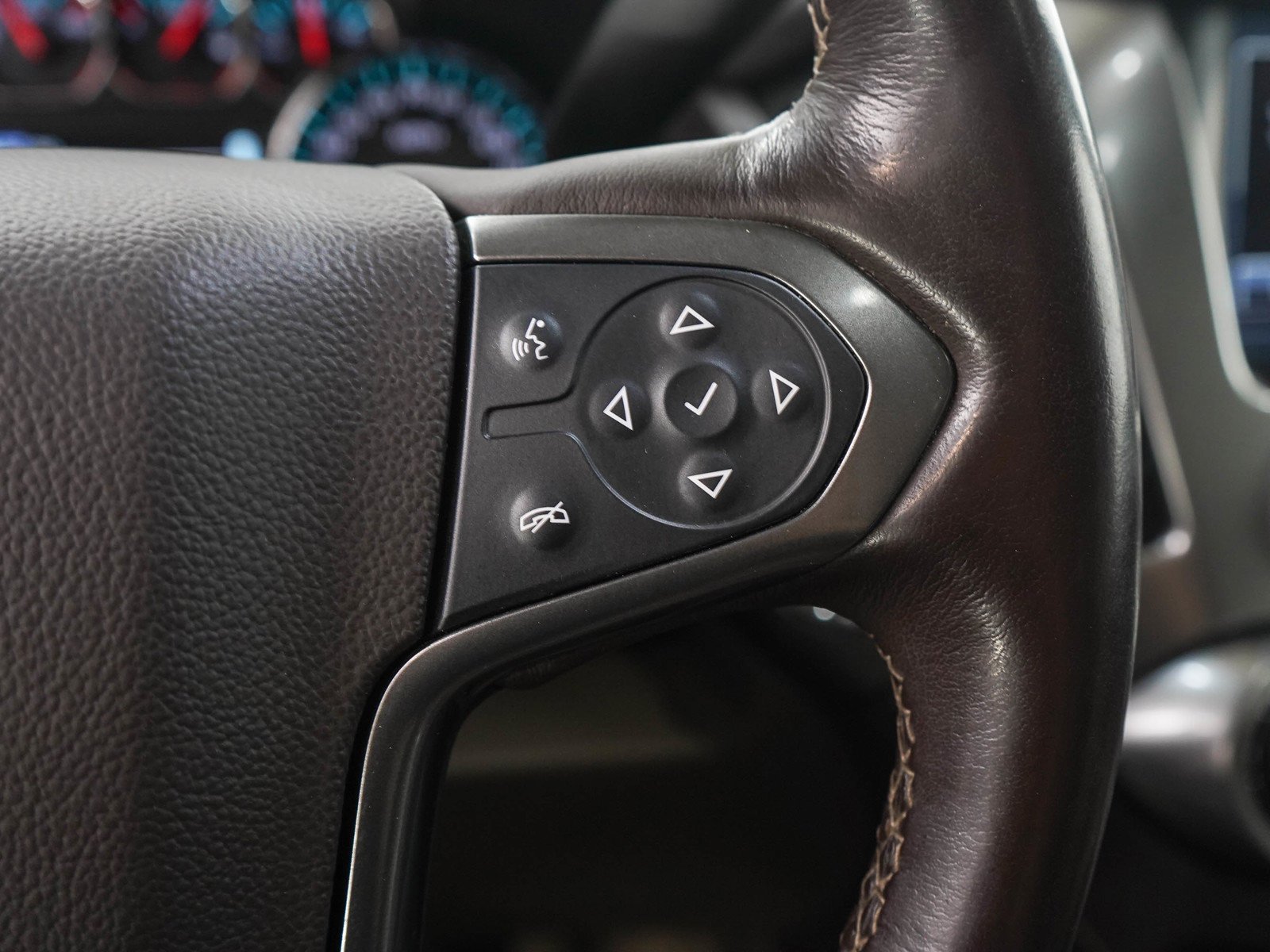 Used 2020 SUMMIT WHITE Chevrolet LT image 31