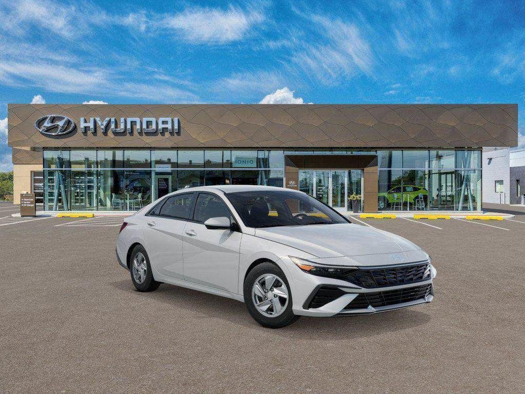 New 2026 White Hyundai SE image 2