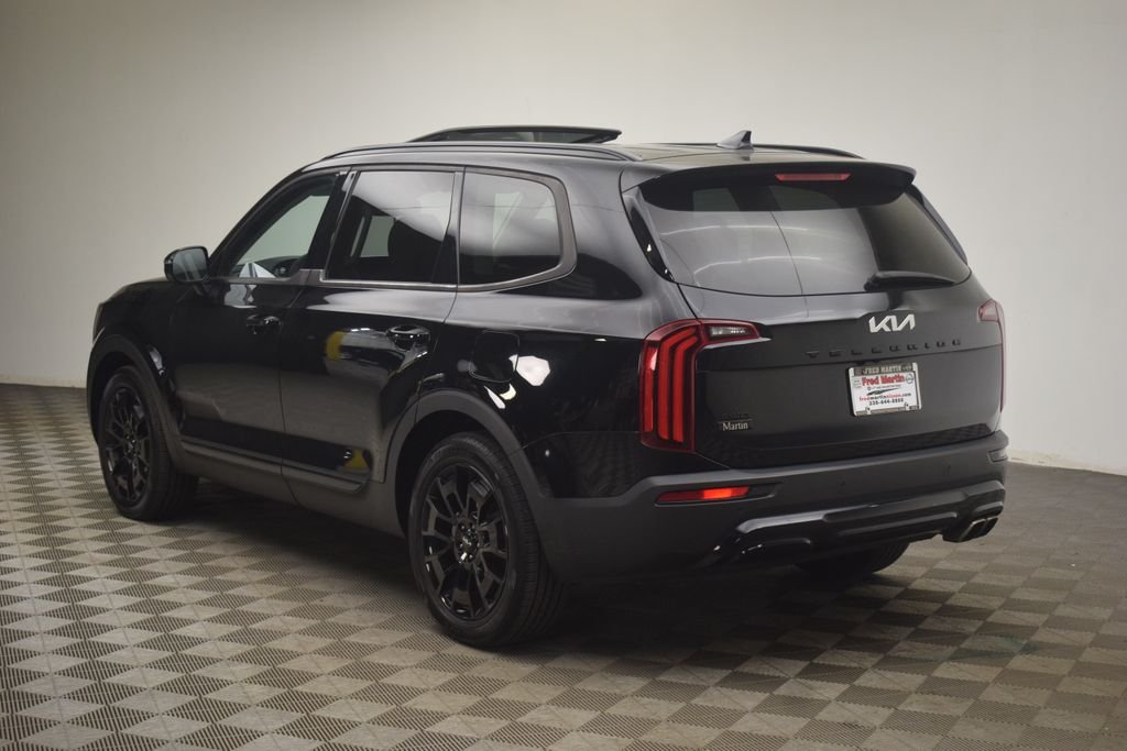 Used 2022 Black Kia SX image 4