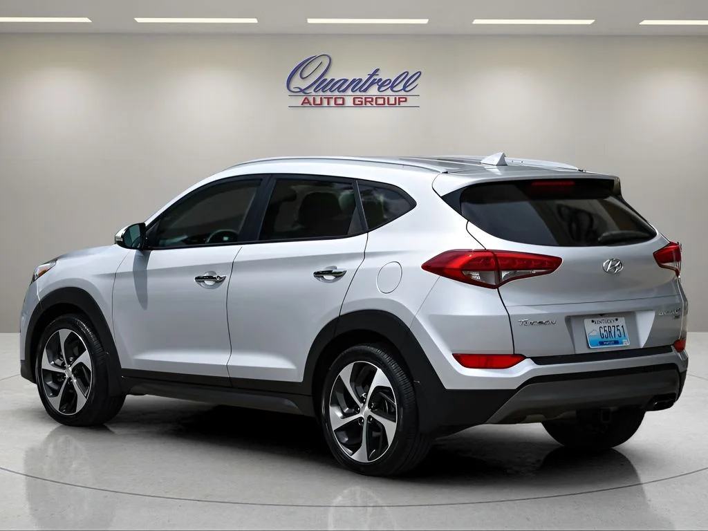 Used 2016 Chromium Silver Hyundai Limited image 6