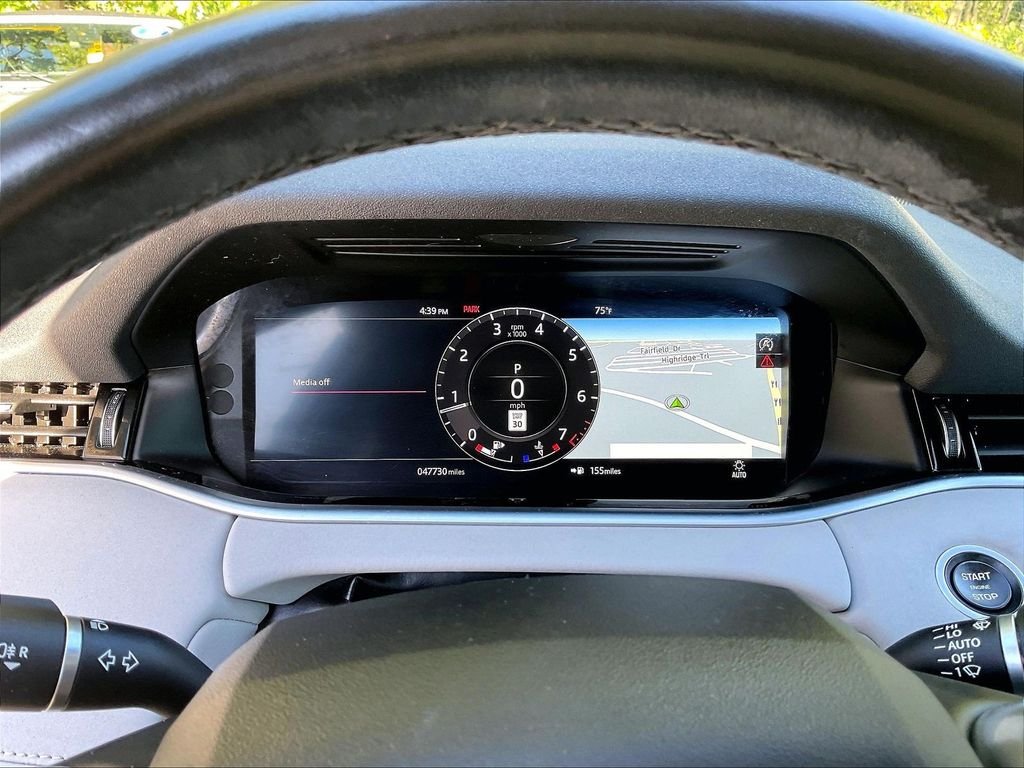 Used 2020 White Land Rover SE image 15