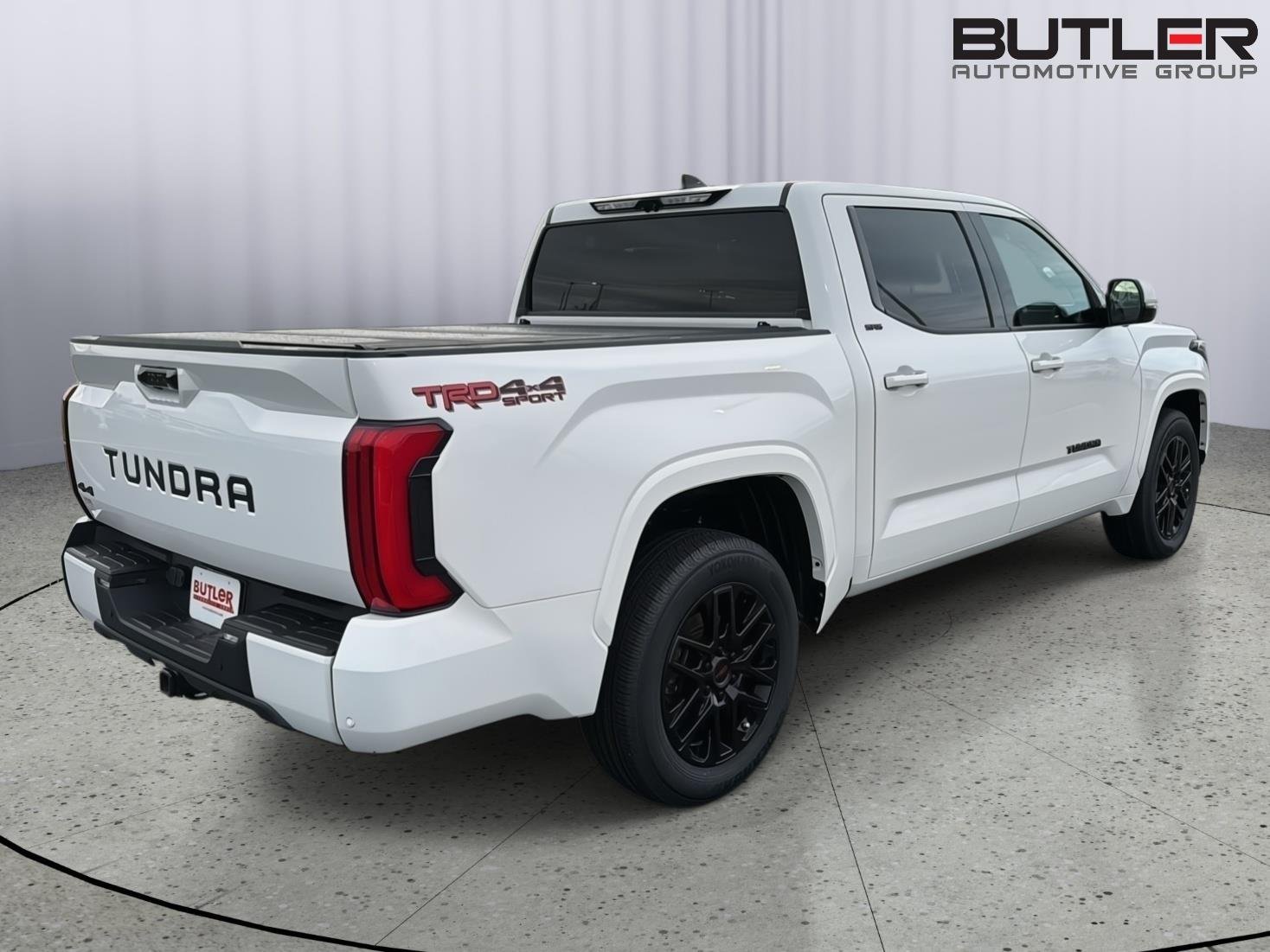 Used 2023 Ice Cap Toyota SR5 image 6