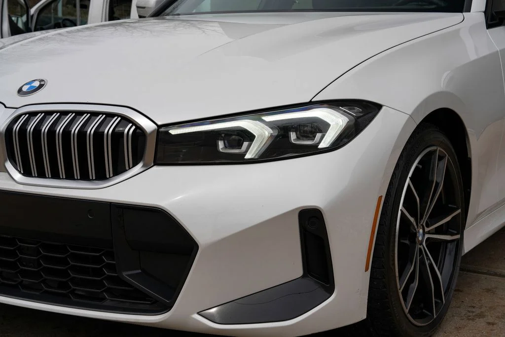 2024 BMW 3 Series 330i - Photo 9