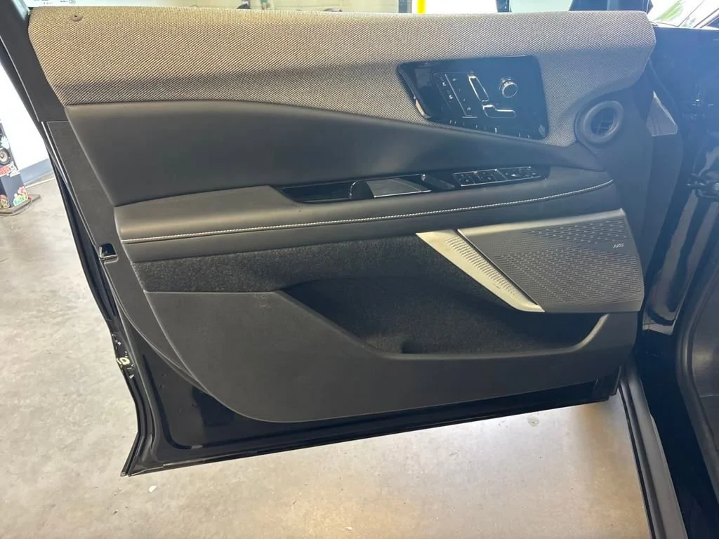 2025 Cadillac OPTIQ Sport 1 - Photo 24