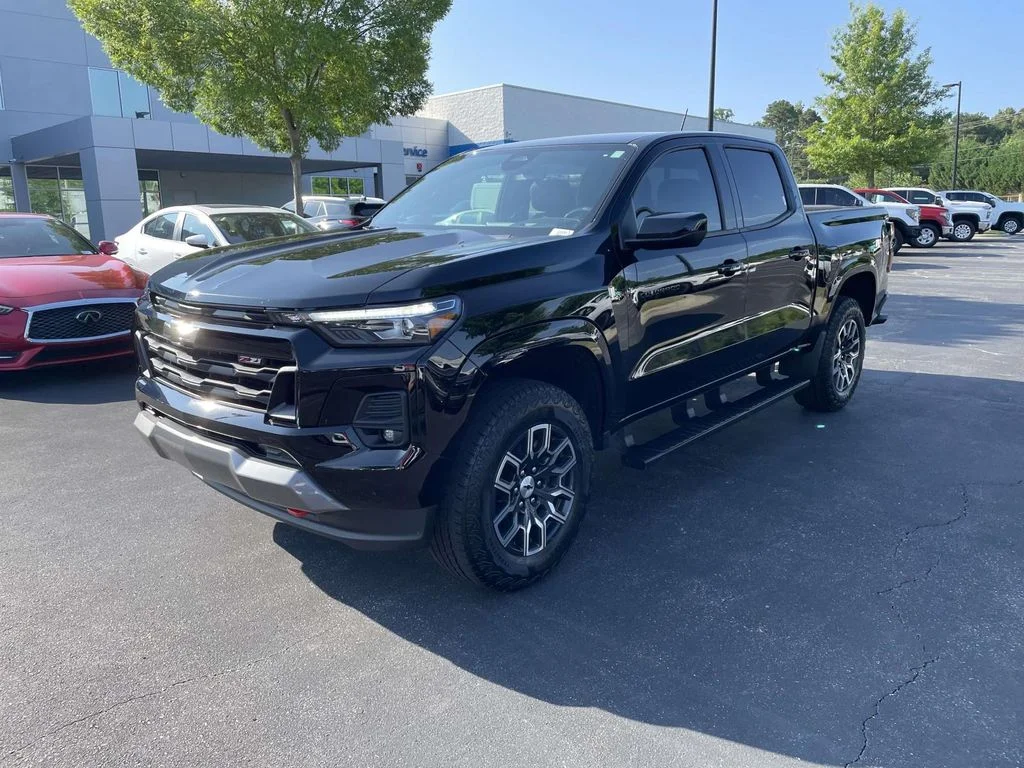 Used 2023 Black Chevrolet 4WD Z71 image 3