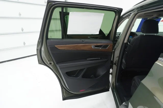 New 2026 Avocado Green Pearl Volkswagen 2.0T SE w/Technology image 17