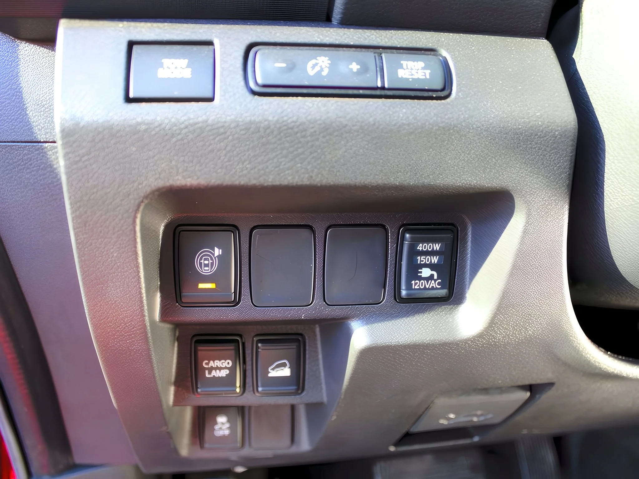 2024 Nissan Frontier SL - Photo 16