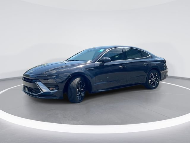 Certified Used 2025 Blue Hyundai SEL image 1