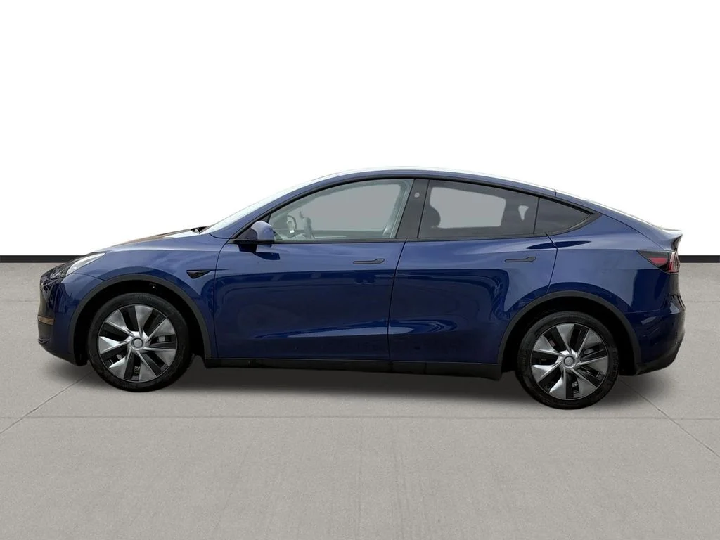 Used 2024  Tesla Long Range image 8