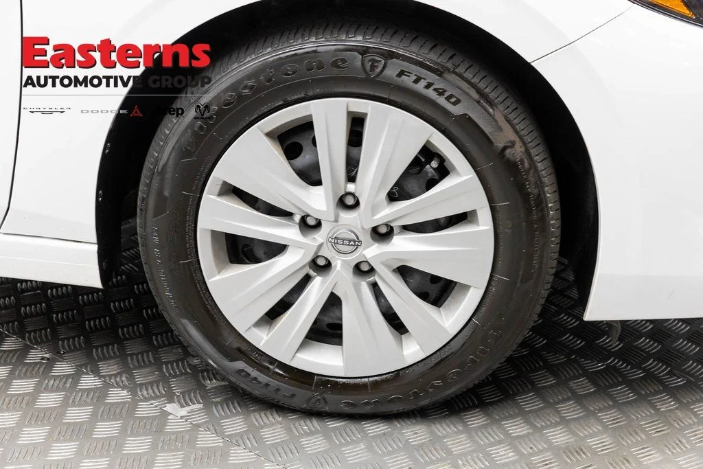 Used 2024 White Nissan S image 30