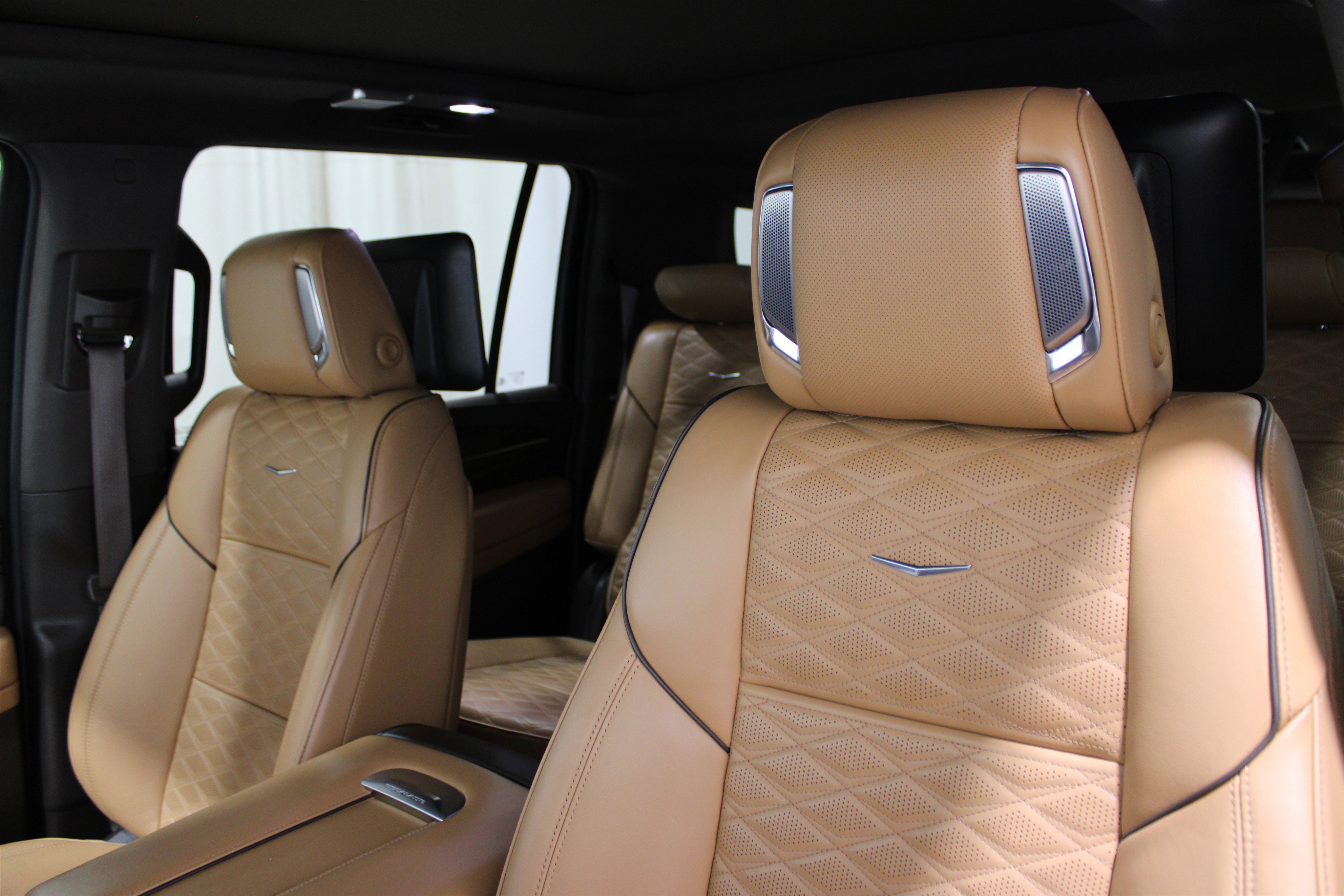 2023 Cadillac Escalade ESV Sport photo 4