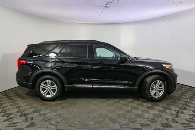 Used 2023 Black Ford XLT image 14