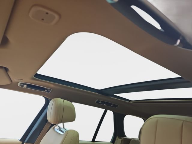 New 2027 Charente Grey Land Rover SE image 20
