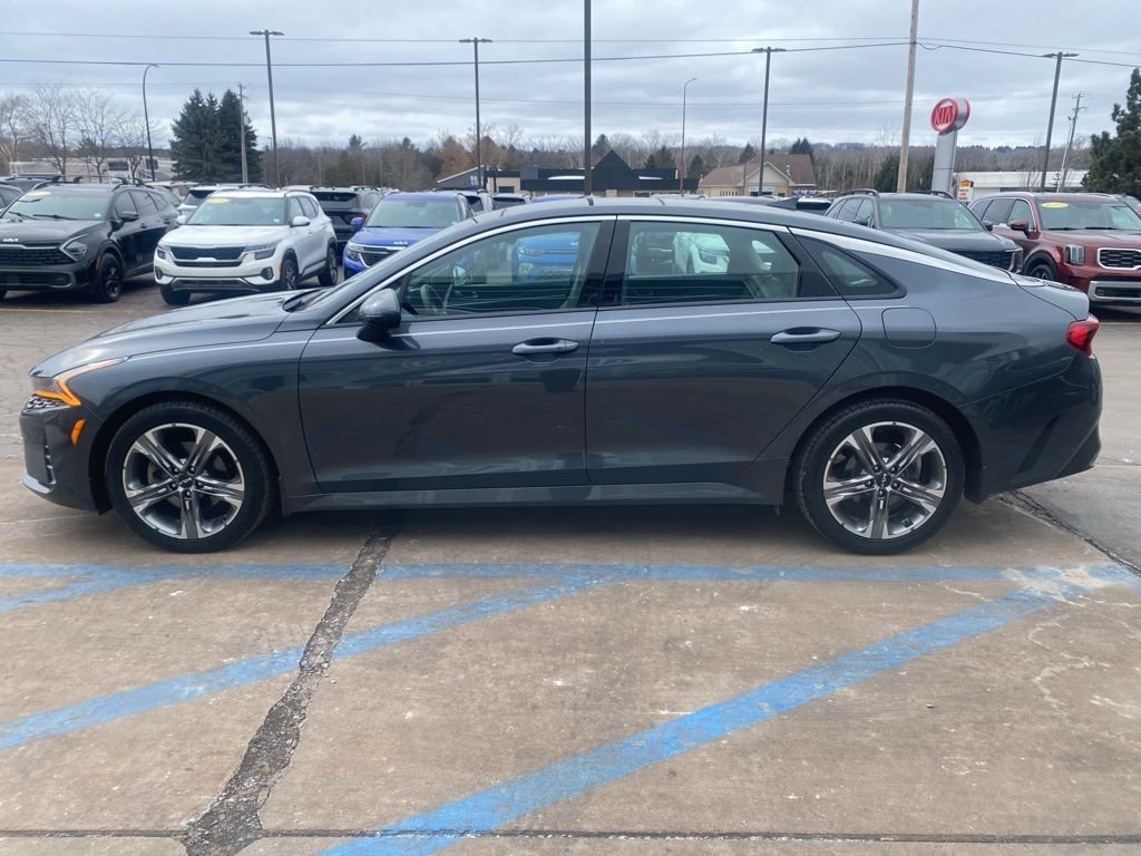 Used 2023 Gravity Gray Kia EX image 7