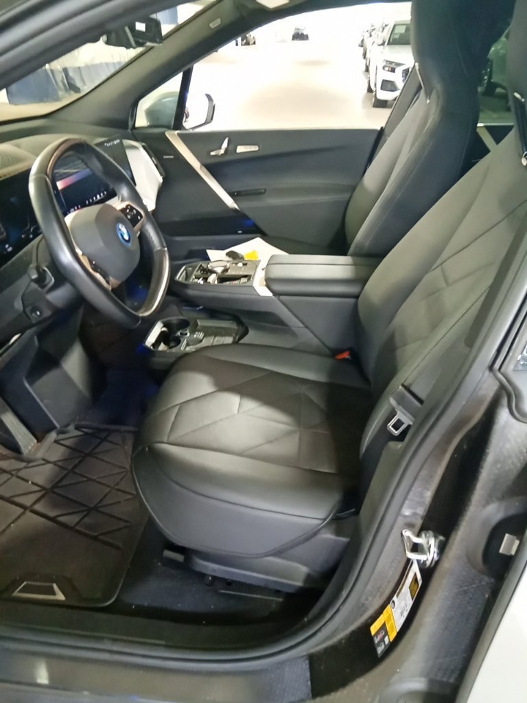 Certified Used 2024 Gray BMW xDrive50 image 9