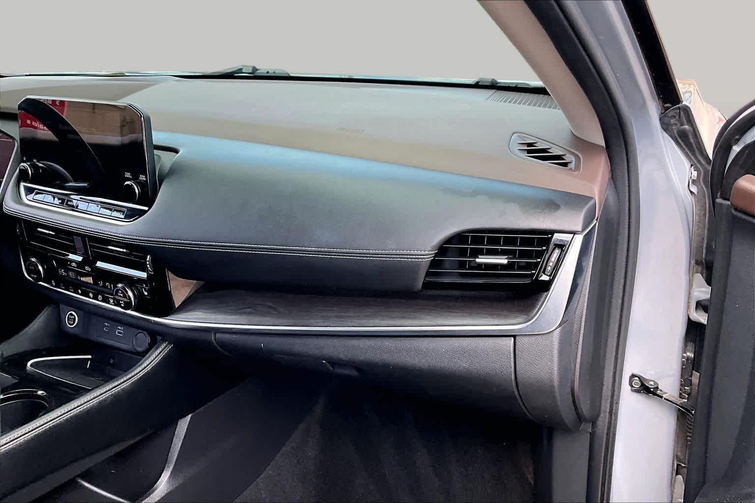 Used 2023 Boulder Gray Pearl Nissan Platinum image 17