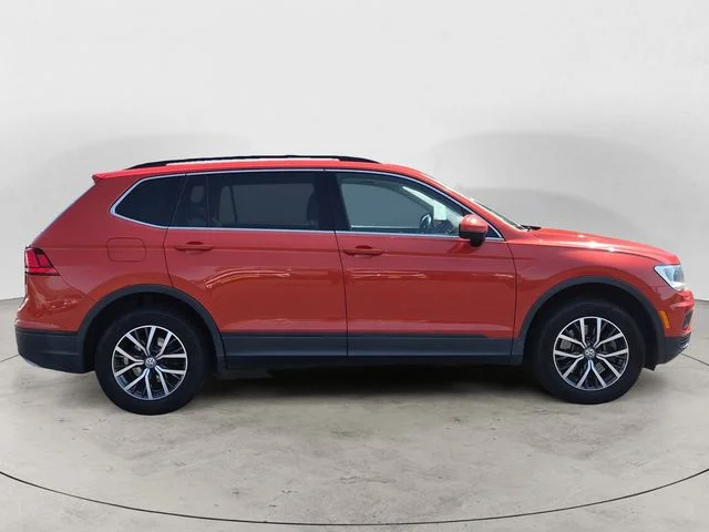 Used 2019 Orange Volkswagen 2.0T SE image 4