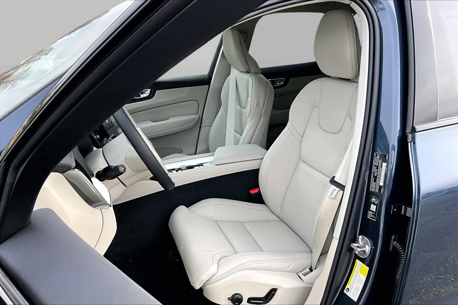 New 2026 Denim Blue Volvo Ultra image 13