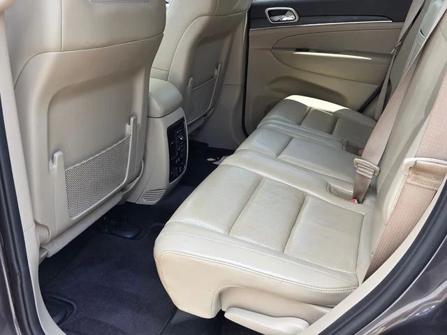 Used 2019 Gray Jeep Limited image 12