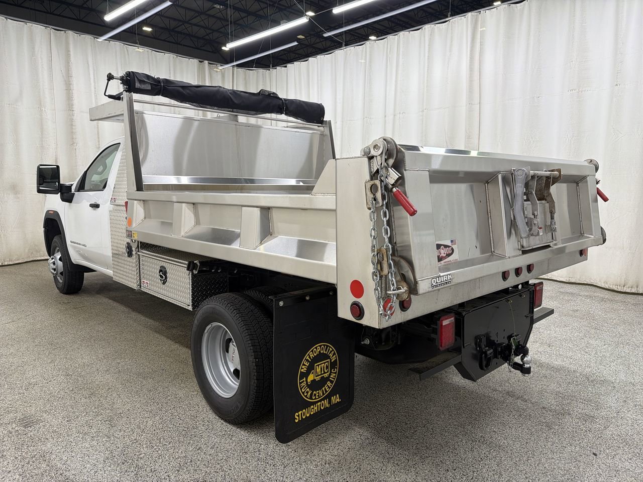 2026 GMC Sierra 3500 Chassis Cab Pro - Photo 9