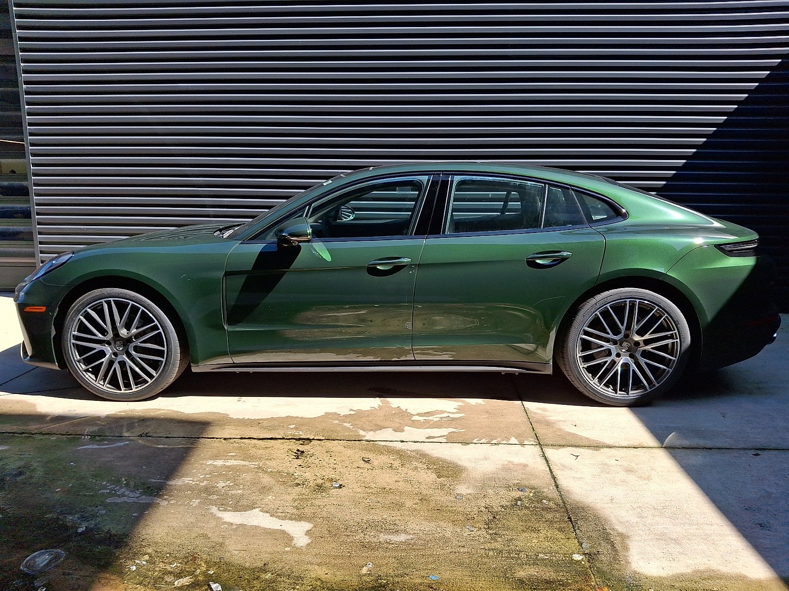New 2026 Oak Green Metallic Neo Porsche 4 image 2