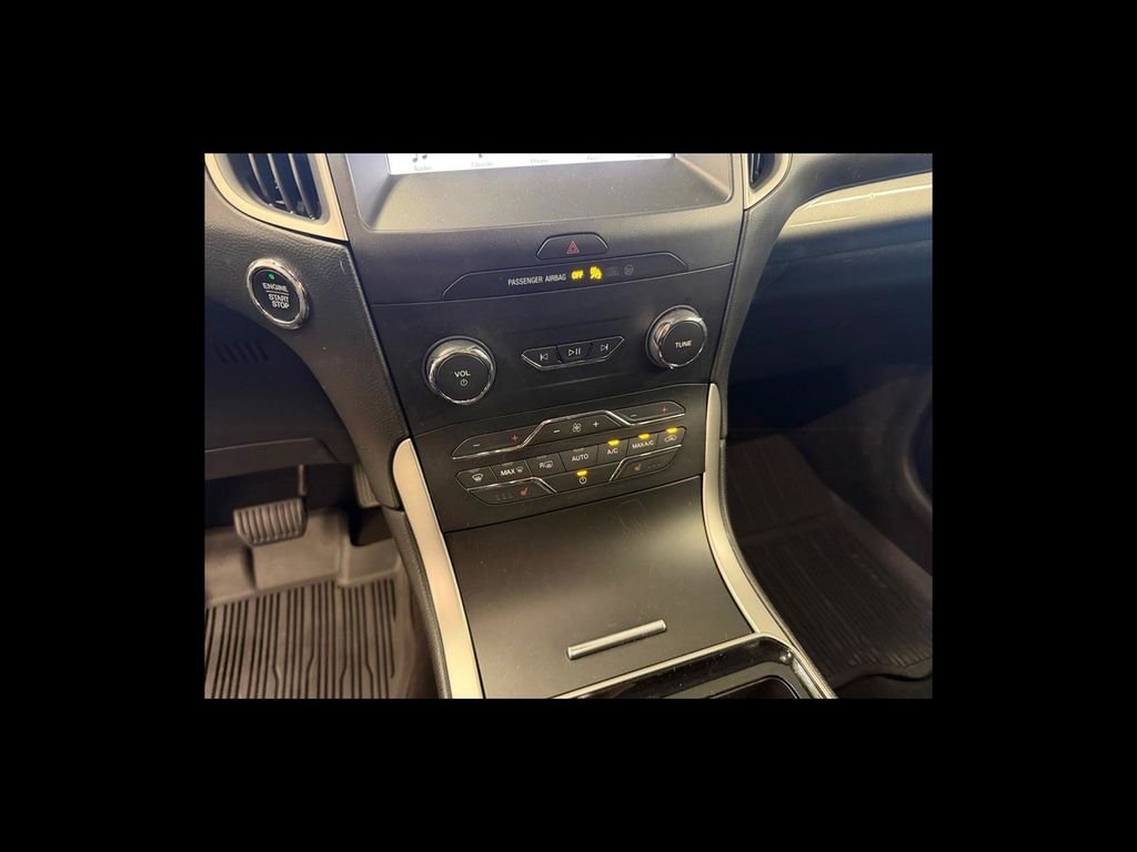 Used 2019 Silver Ford SEL image 23