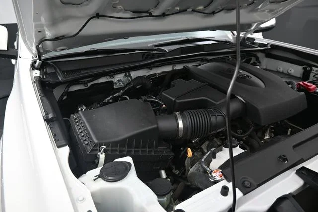 Used 2022 White Toyota SR5 image 37