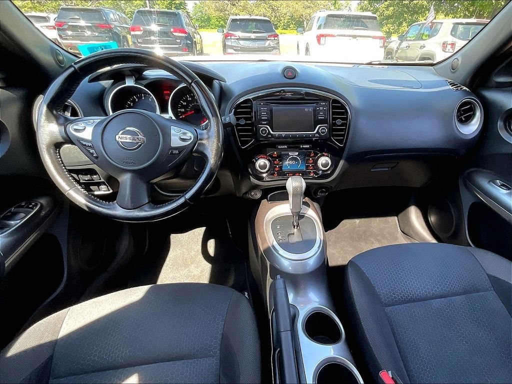 Used 2016 White Nissan SV image 21