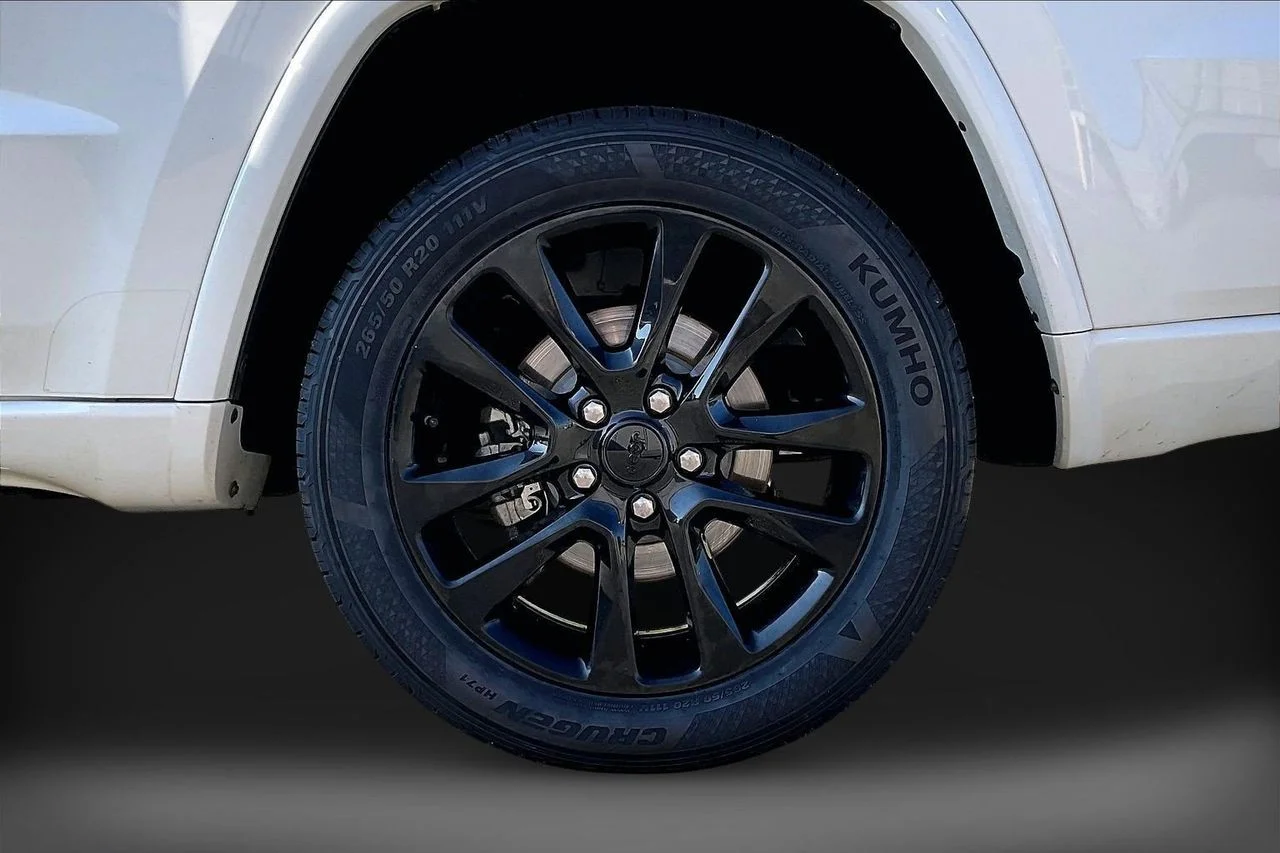 Used 2017 White Jeep Altitude image 34