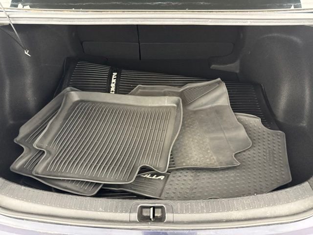 Used 2020  Toyota SE image 30