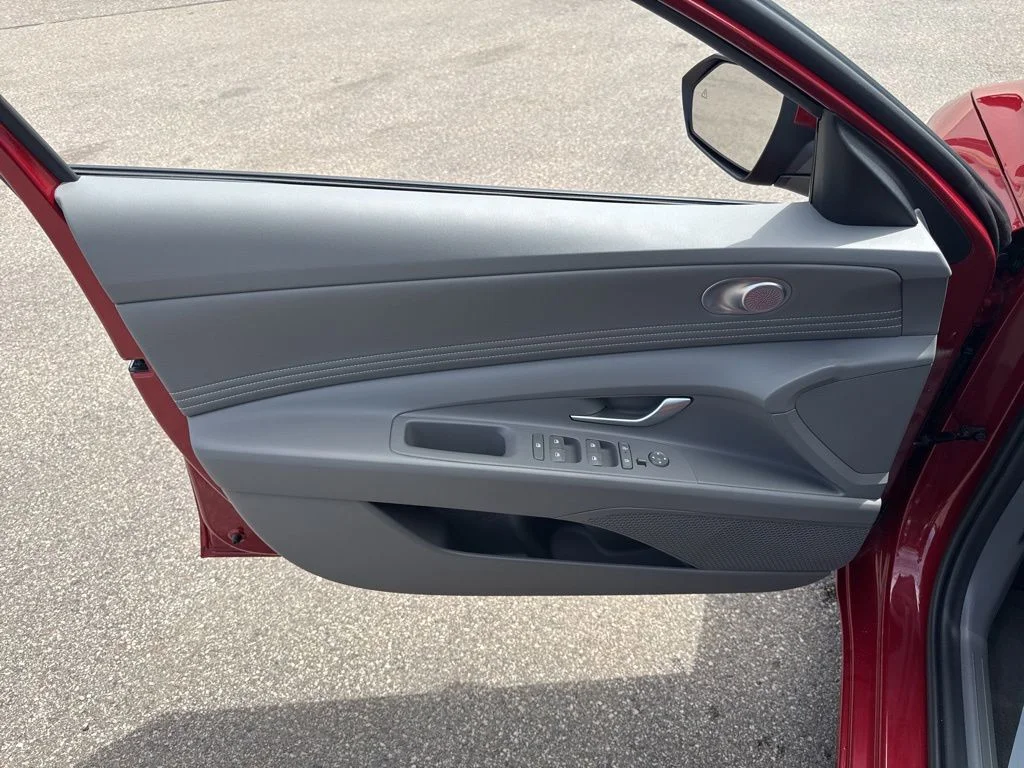 Used 2024 Ultimate Red Hyundai SEL image 28