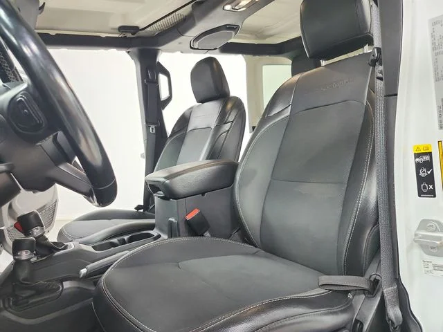 Used 2021 White Jeep Unlimited Sport image 19