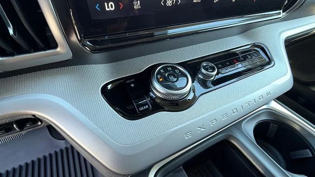 New 2027 Glacier Gray Metallic Tri-Coat Ford Active image 57