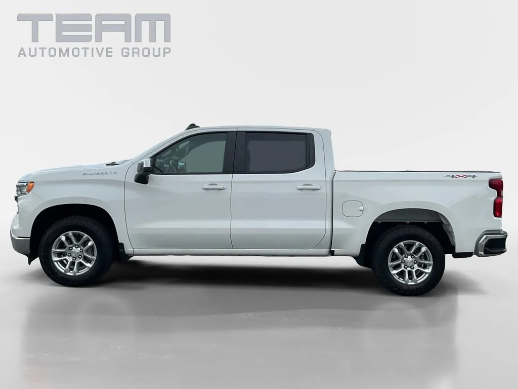 Used 2023 SUMMIT WHITE Chevrolet LT image 4