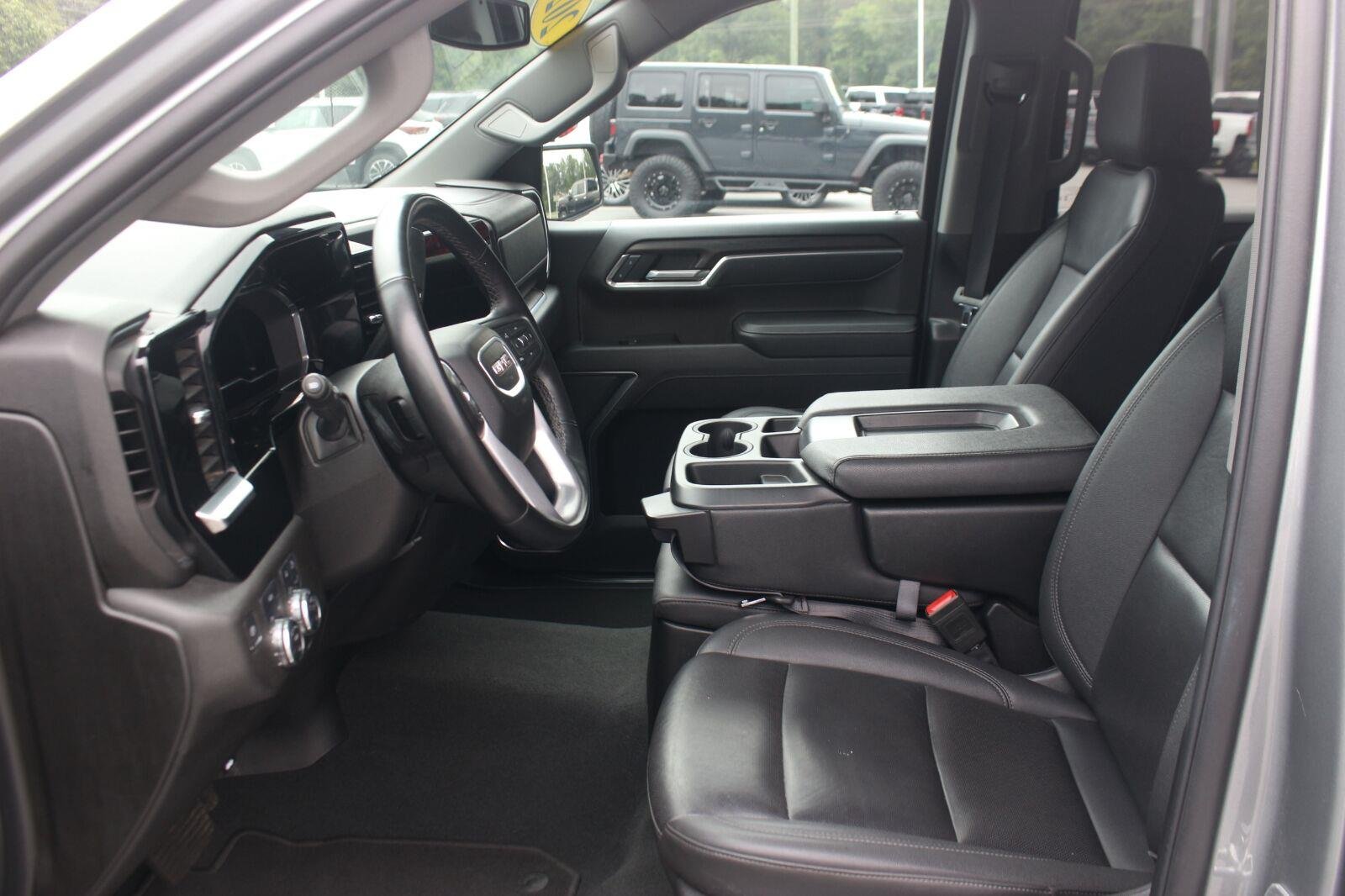 Used 2025 Sterling Metallic GMC SLT image 15