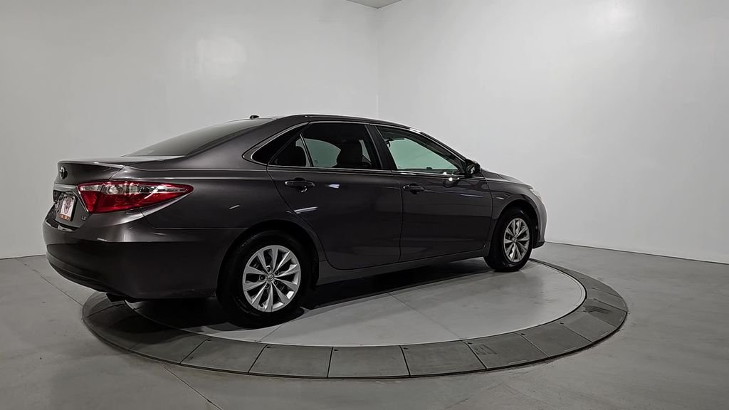 Used 2016 Gray Toyota LE image 5