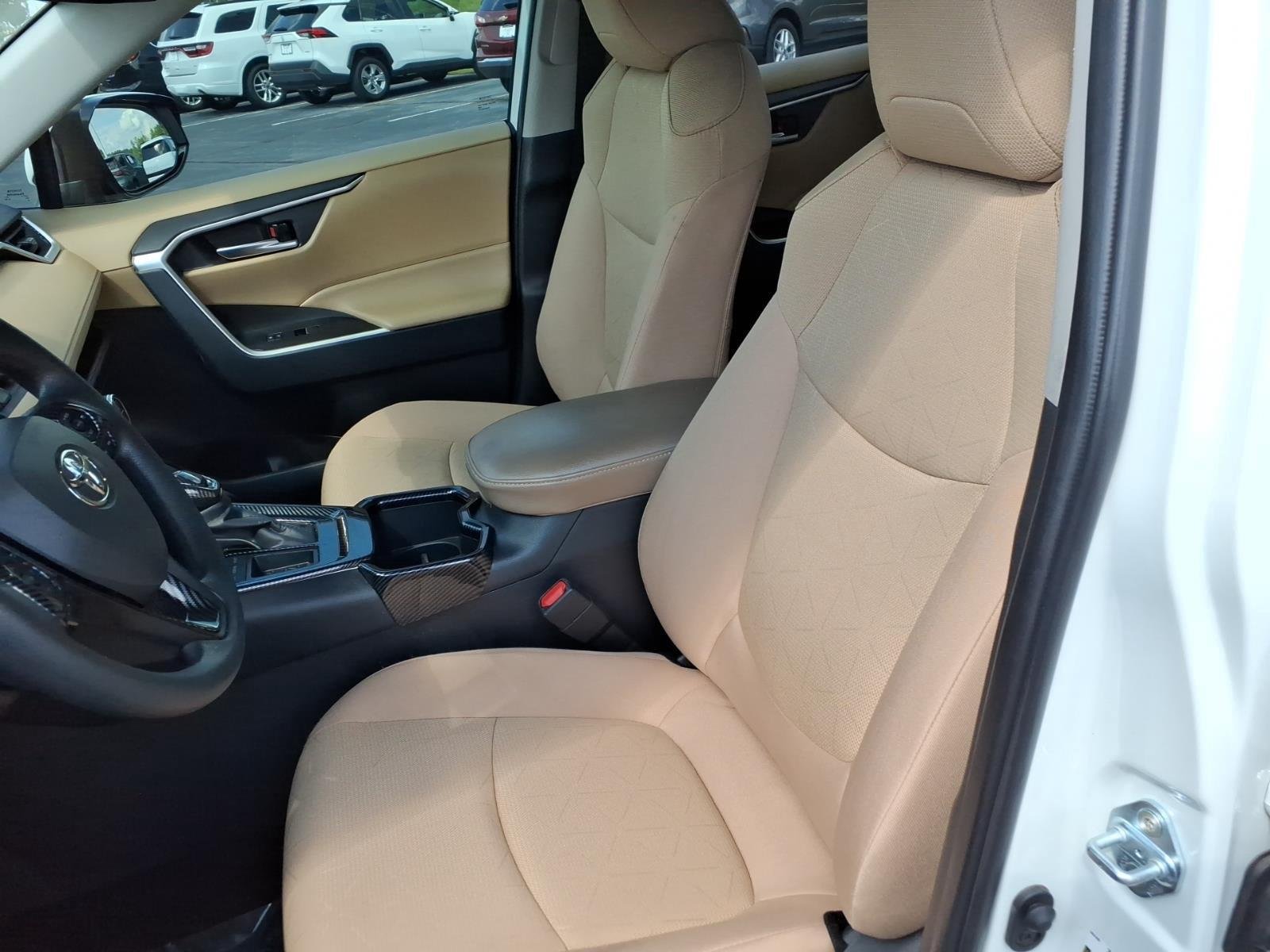 Used 2025 Ice Cap Toyota XLE image 21