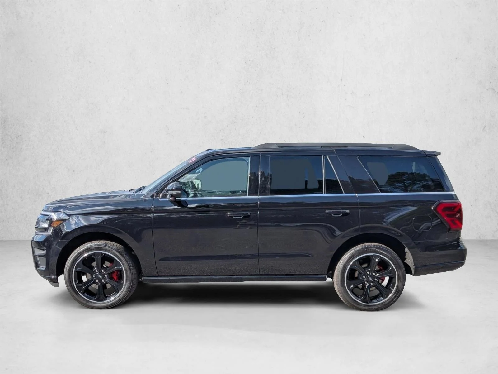 Used 2023 Agate Black Metallic Ford Limited image 9