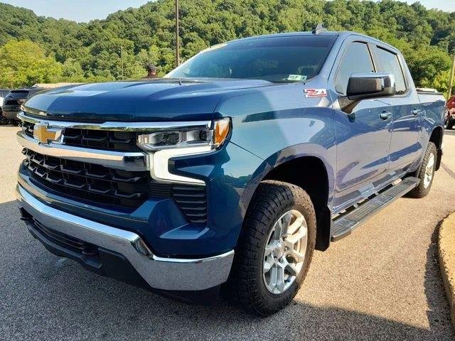 Used 2024 Lakeshore Blue Metallic Chevrolet LT image 5