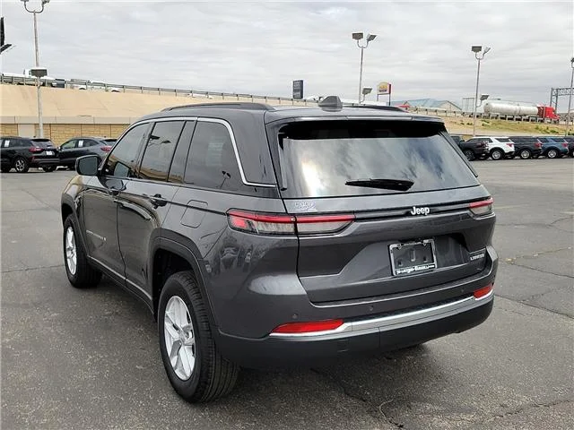 Used 2025 Baltic Gray Metallic Clearcoat Jeep Laredo 4x2 image 2