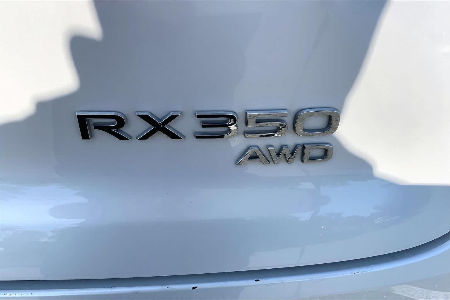 Used 2024 Eminent White Pearl Lexus Premium image 32