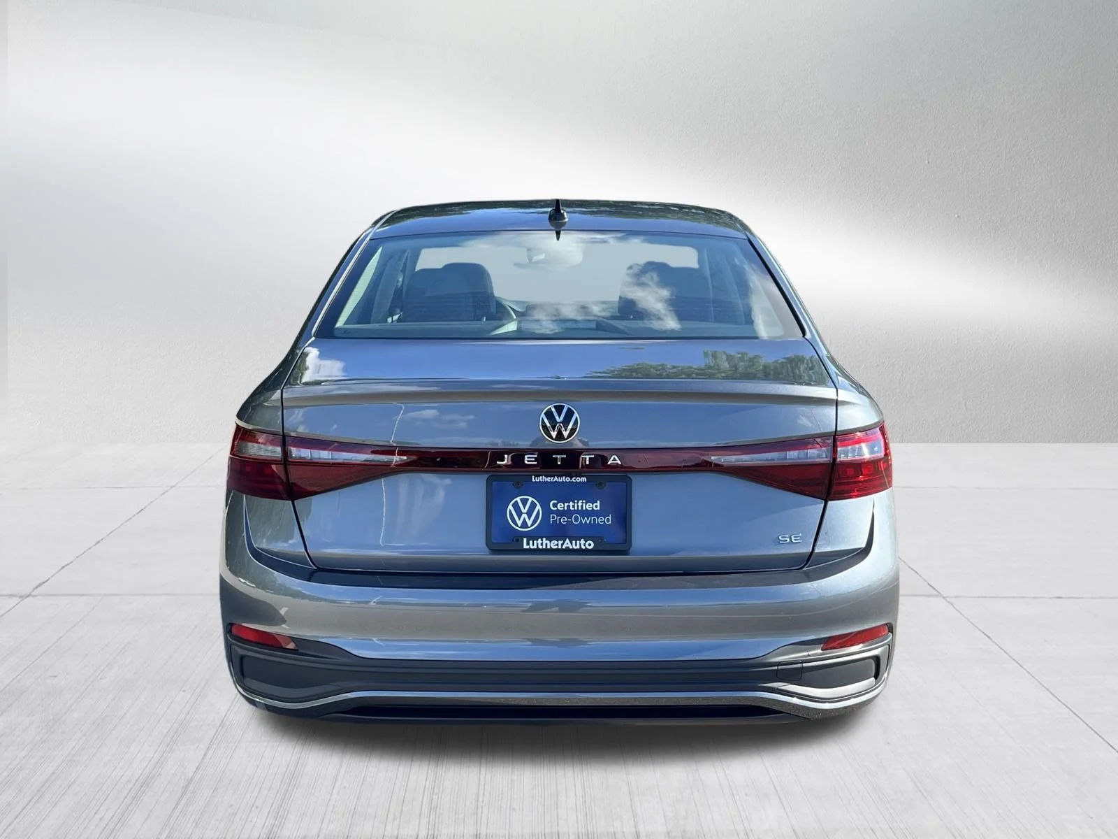 Used 2025 Platinum Gray Metallic Volkswagen SE image 6