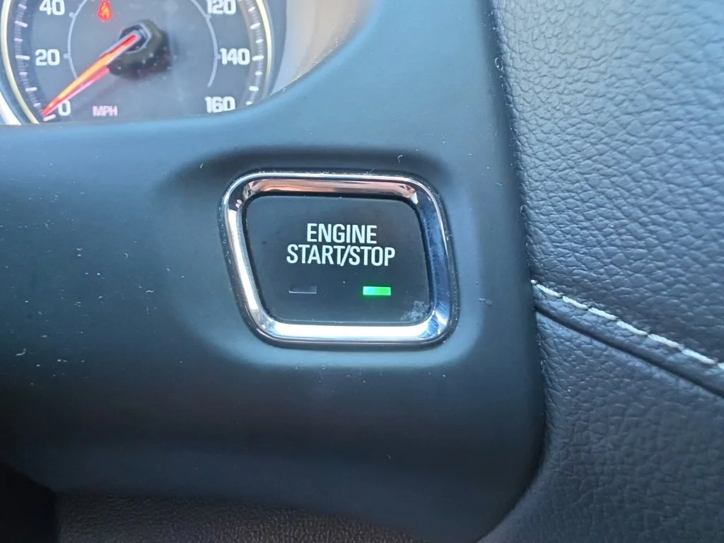 Used 2023 White GMC SLE image 22
