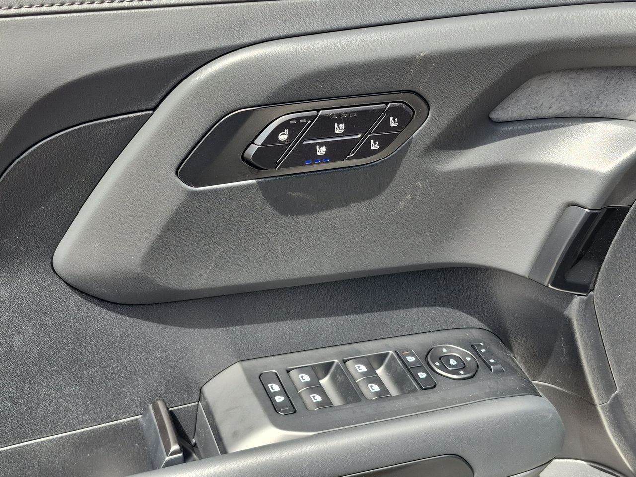 New 2027 Wolf Gray Kia X-Line SX image 24