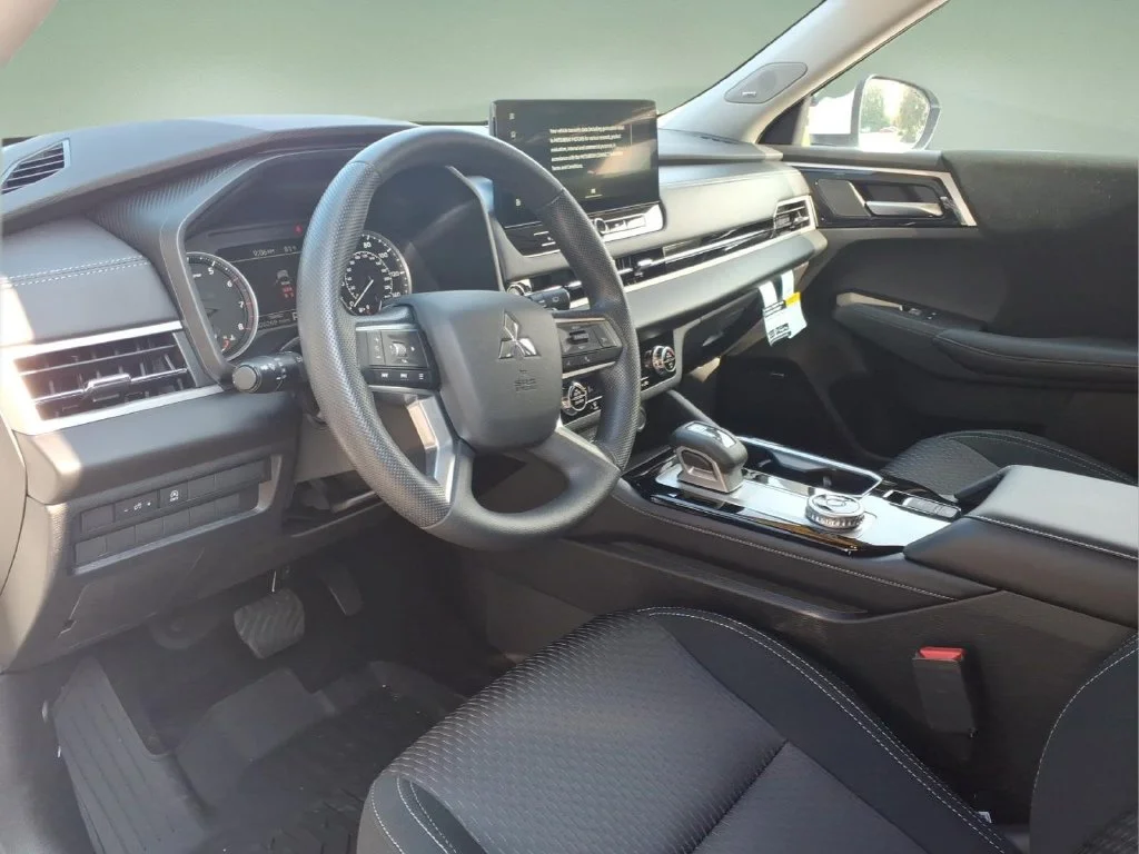 New 2026 White Mitsubishi ES 1.5T 2WD image 14