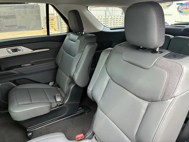 New 2026 Agate Black Metallic Ford Active image 9