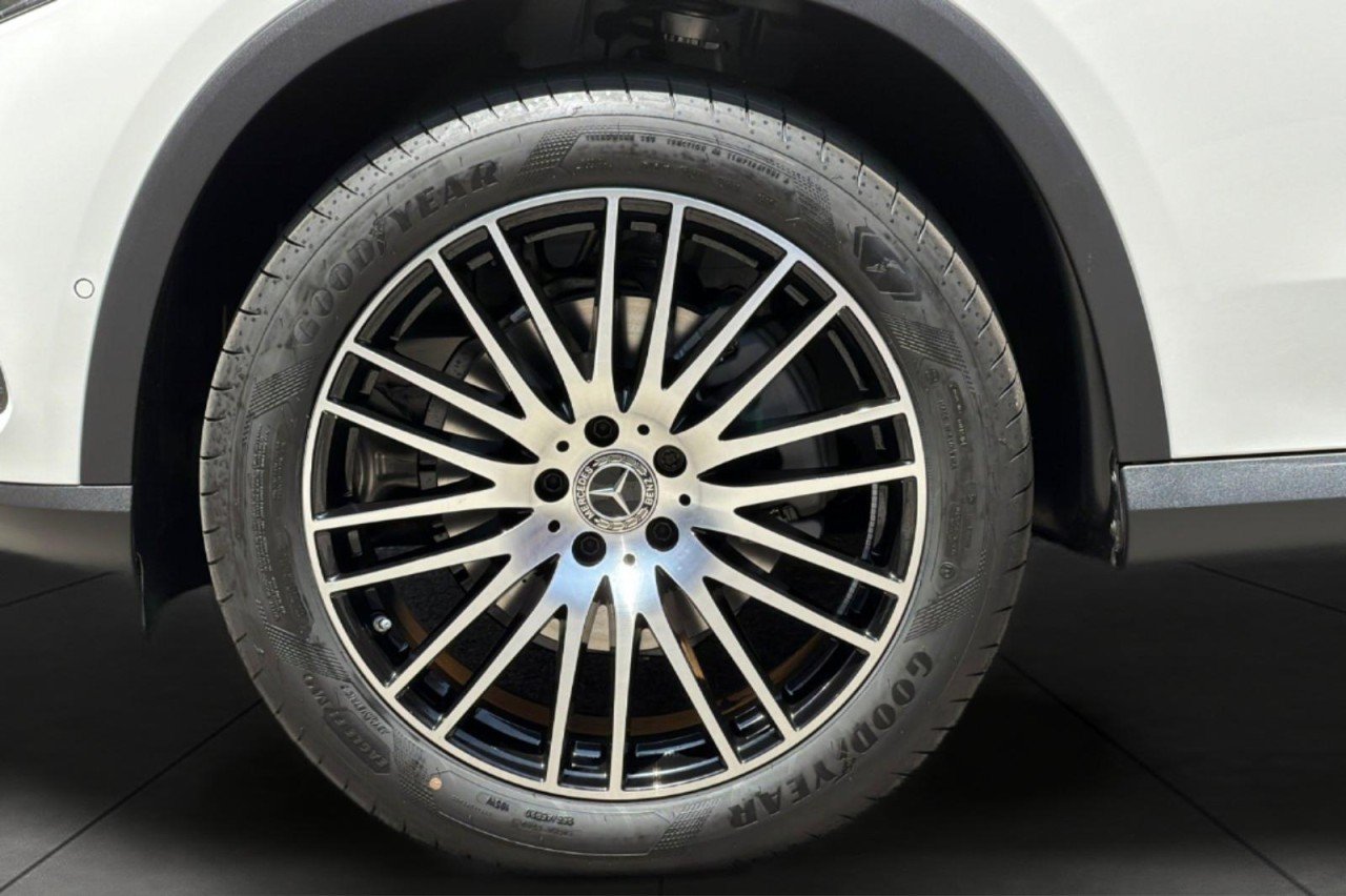 New 2026 Polar White Mercedes-Benz GLC 300 SUV image 25