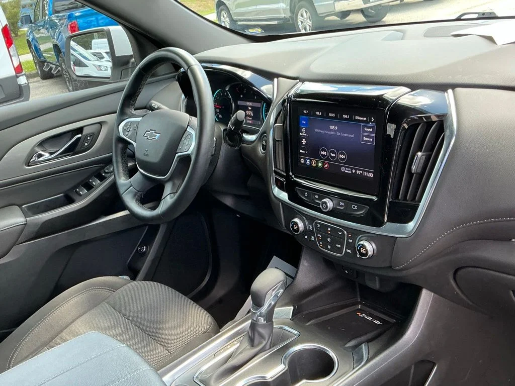 Used 2023 White Chevrolet LT image 21