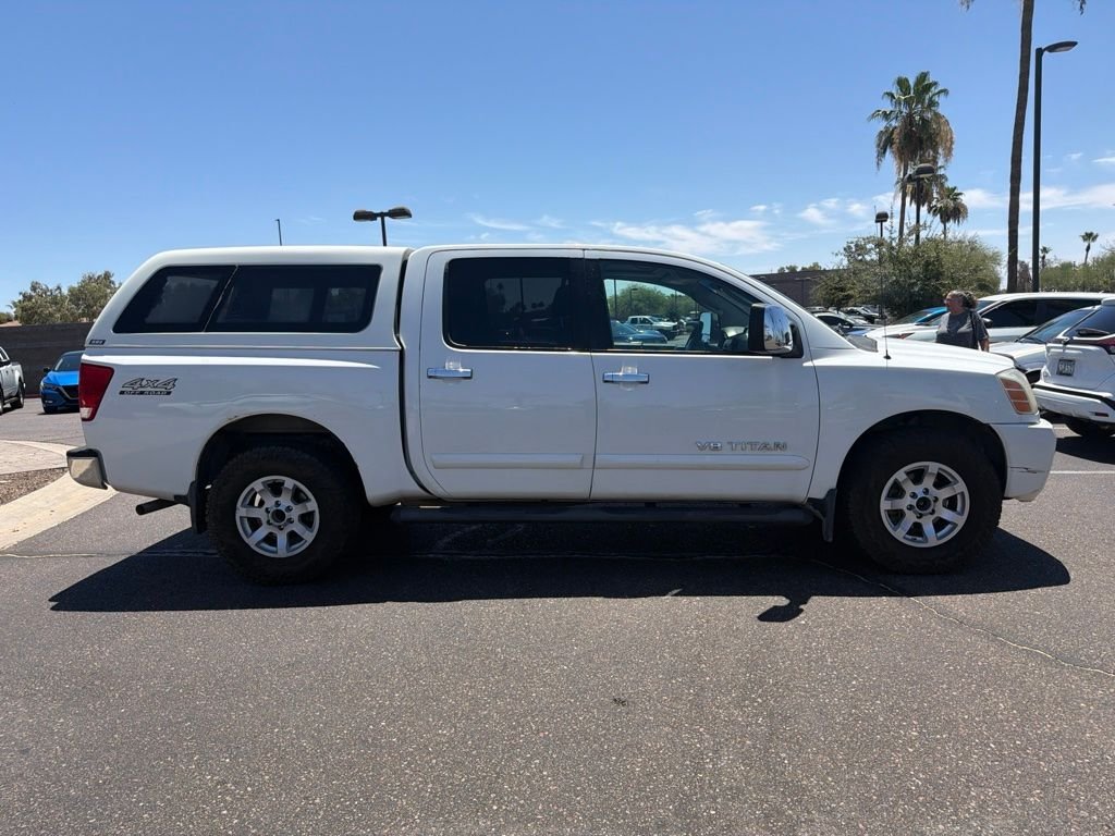 Used 2005 White Nissan LE image 4