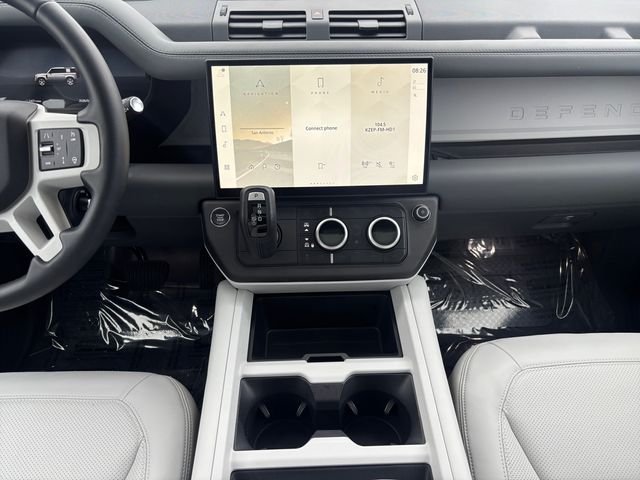 Certified Used 2026 Blue Land Rover X-Dynamic SE image 15